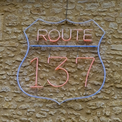 Sur l'ancienne RN 137